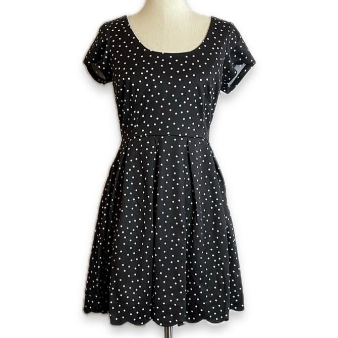 Nwt Elle Polka Dot Dress With Scoop Neck, Short Sleeves, Scalloped Hem, Size 6